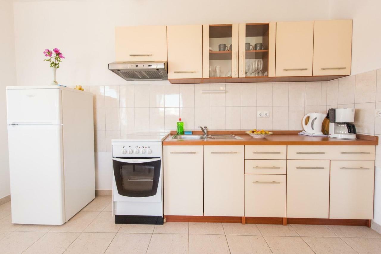 Apartments Maco Petrcane Εξωτερικό φωτογραφία