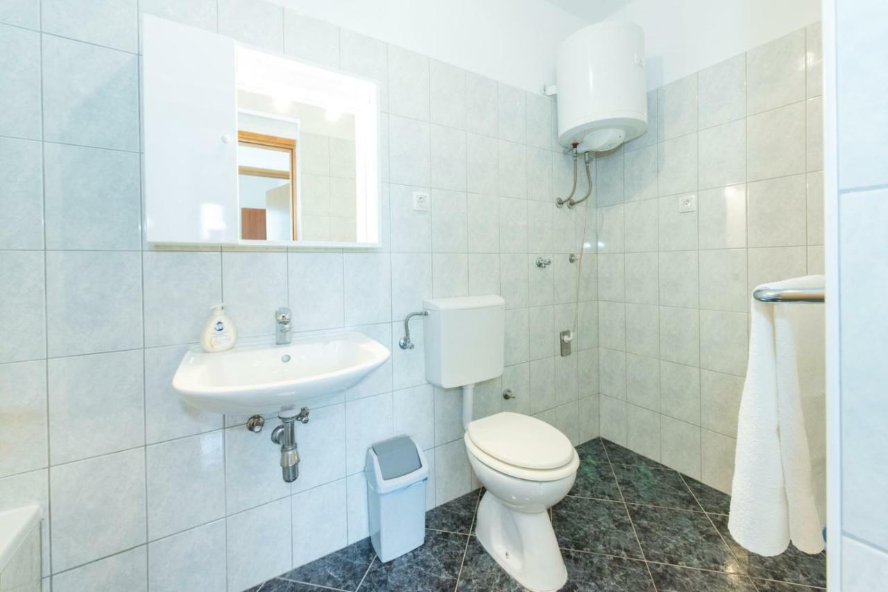 Apartments Maco Petrcane Εξωτερικό φωτογραφία